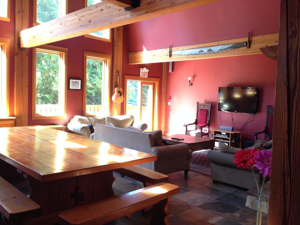 Alpine Lodge Уистлер Экстерьер фото